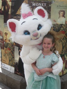 disney-epcot-flower-garden-marie
