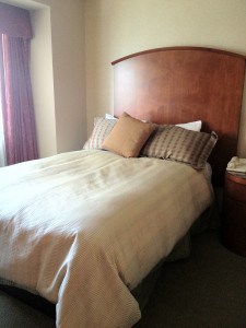 omni-hotel-chicago-bed