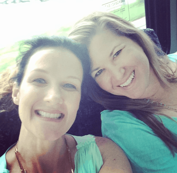 Tiffany-Sami-Opryland-shuttle-bus