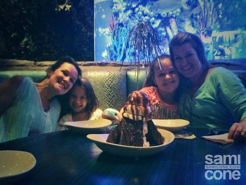 rainforest-cafe-volcano-opryland