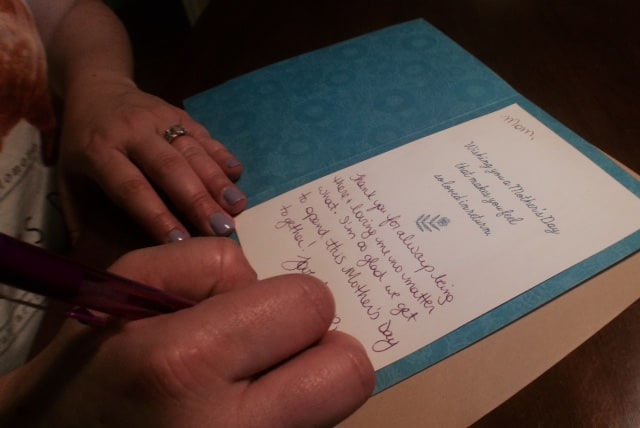 Mothers-Day-Cards-Hallmark-Mom