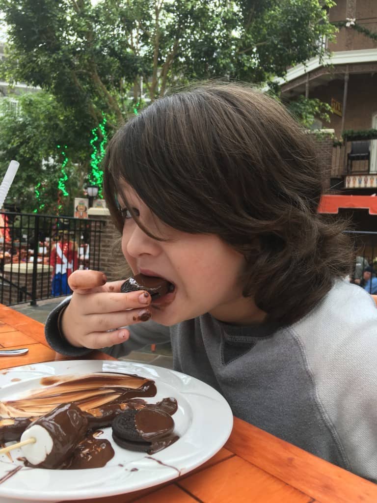 opryland-christmas-2015-cone1