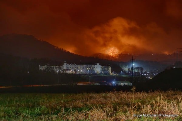 east-tennessee-wildfire-dollywood-dreammore