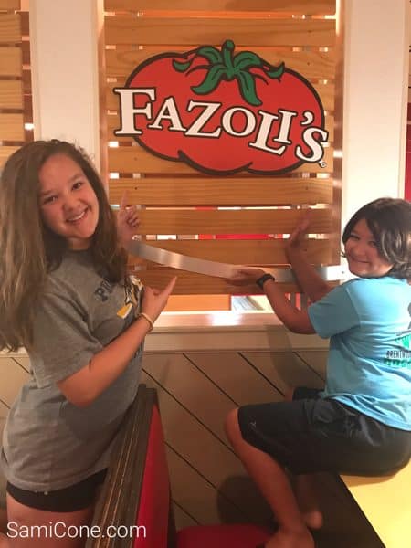 fazolis-tomato-sign-kids