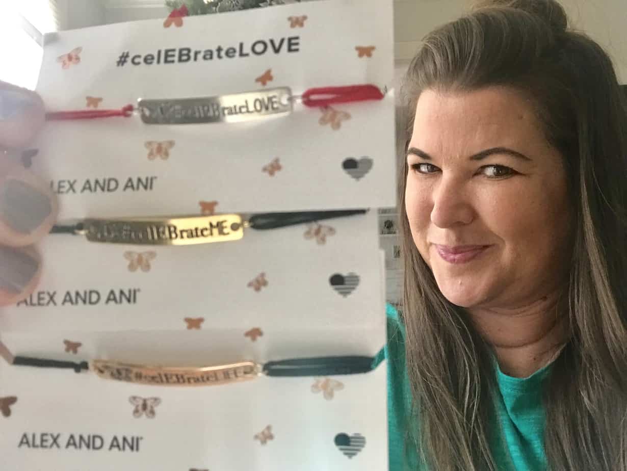 The Daily Dash:  December 28, 2017 {@AlexAndAni #Giveaway #EBMRF}