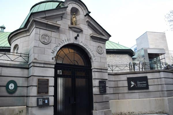 quebec-city-monastre-exterior