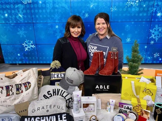 Gifts that Give Back 2018 {The Daily Dash: December 7, 2018}