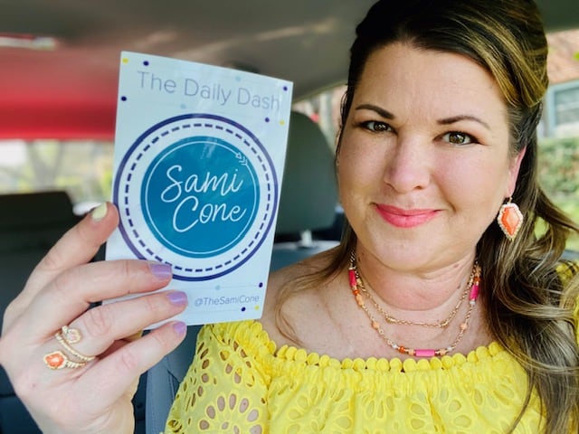 Kendra Scott Spring Jewelry & Lilly Pulitzer Eyelet Top {The Daily Dash: April 6, 2021}