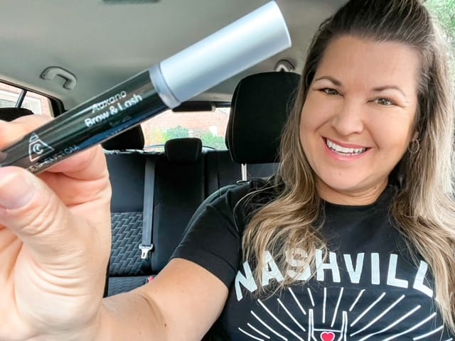 Brow & Lash Serum Honest Review {Daily Dash: October 25, 2022}￼